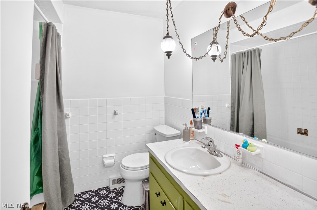 5040 Sandy Hook Drive Parma OH 44134