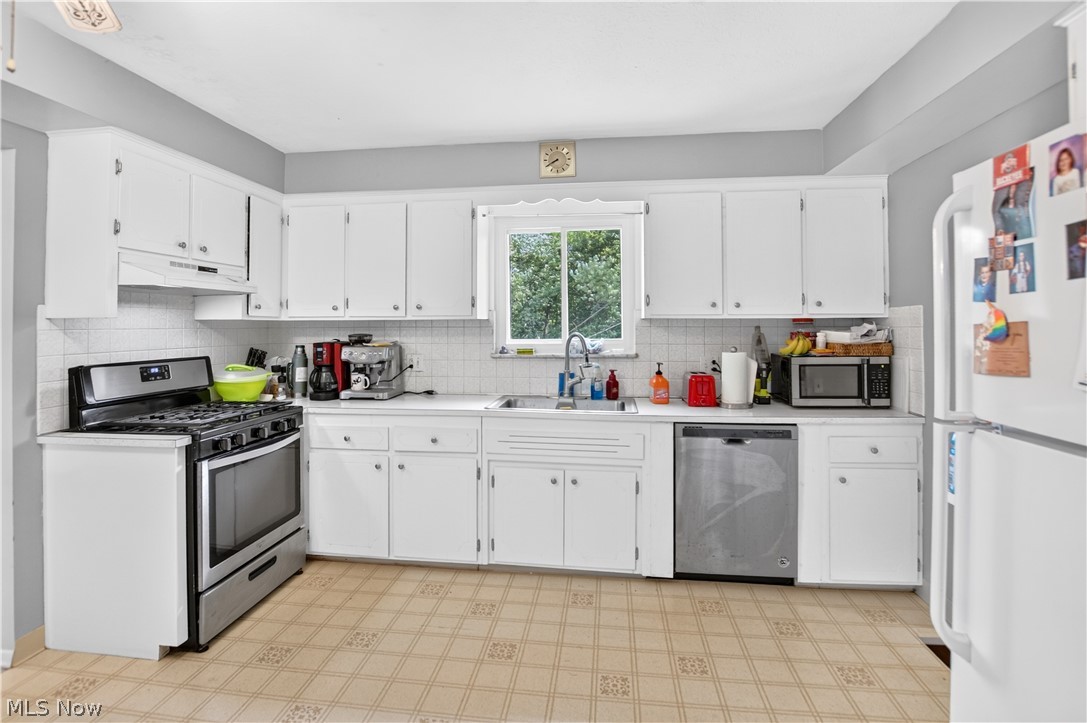 5040 Sandy Hook Drive Parma OH 44134