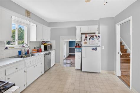 5040 Sandy Hook Drive Parma OH 44134