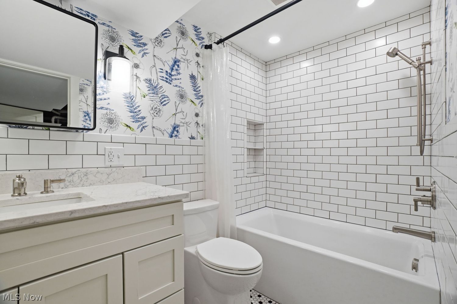 185 High Street Chagrin Falls OH 44022