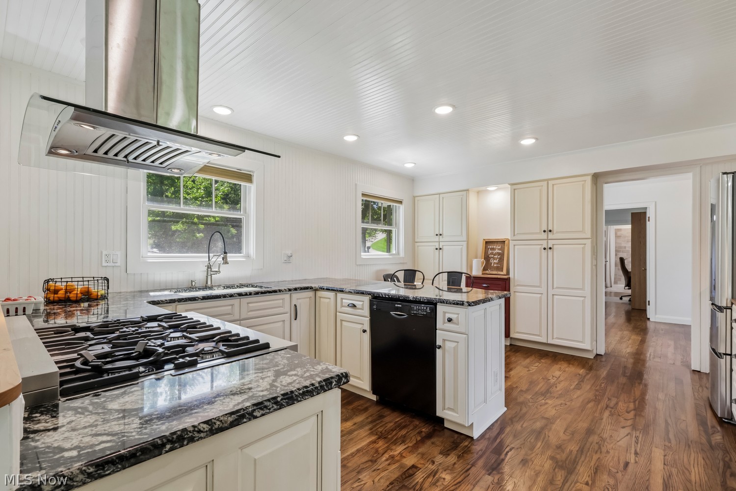 6955 Oakes Road Brecksville OH 44141