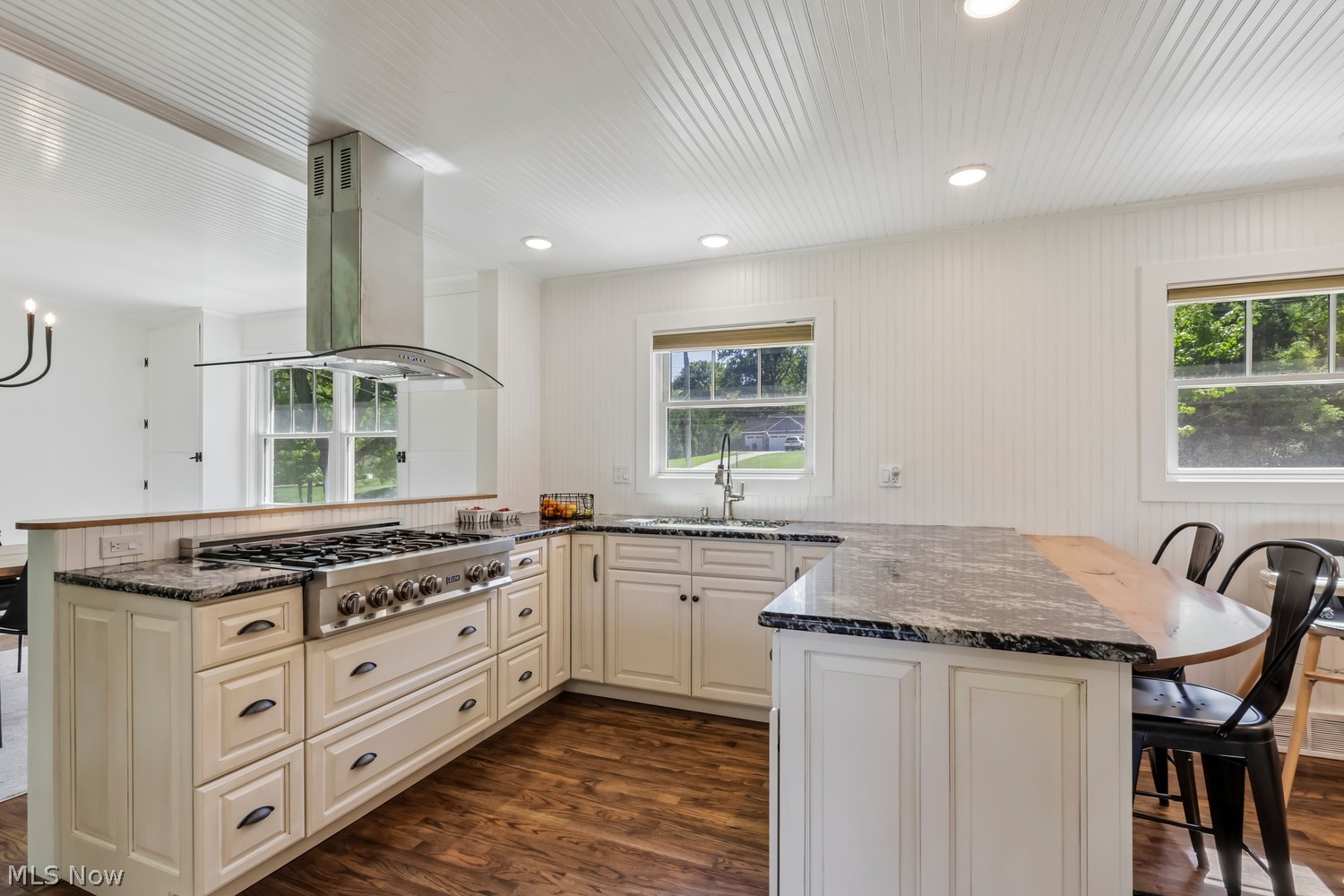 6955 Oakes Road Brecksville OH 44141
