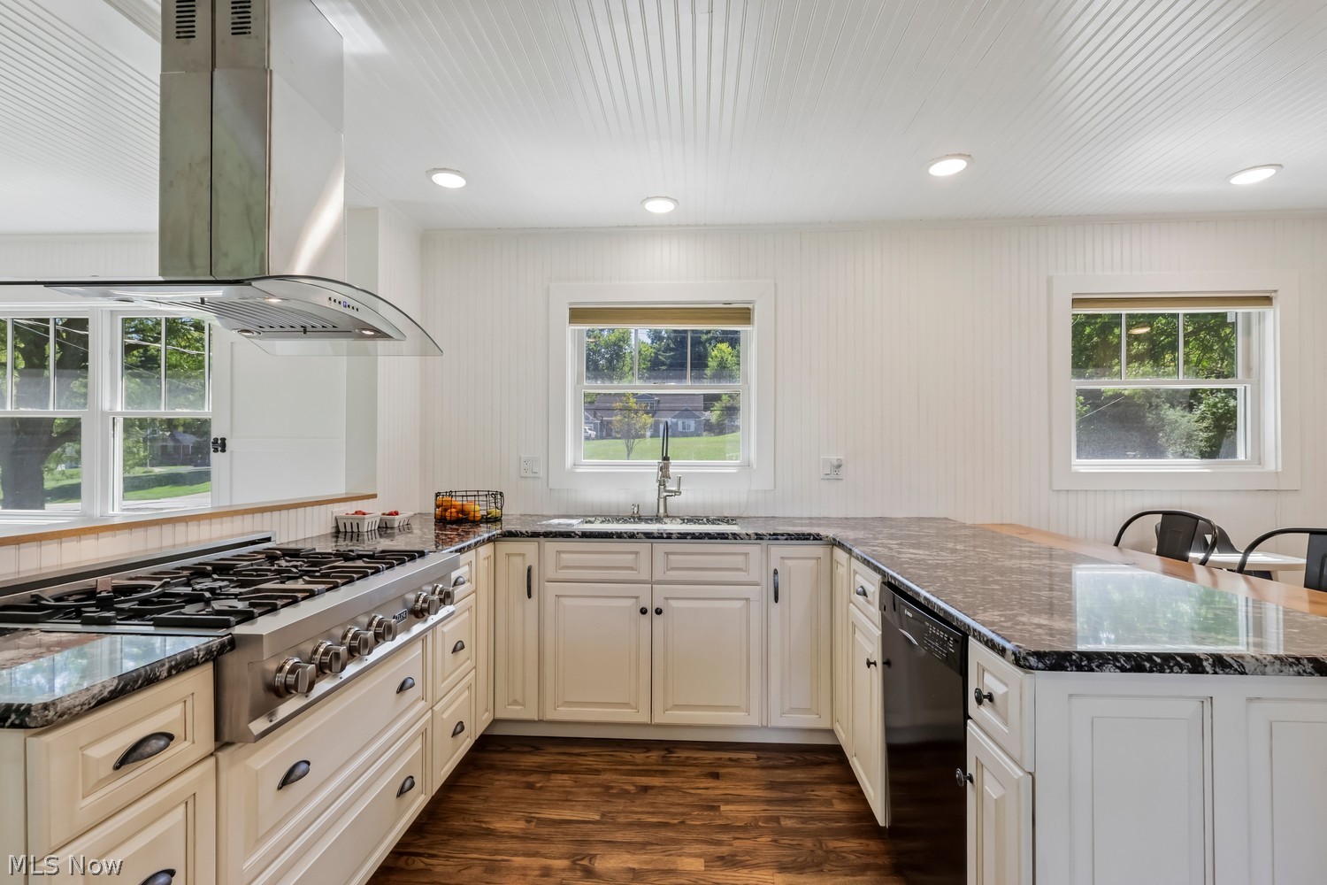 6955 Oakes Road Brecksville OH 44141