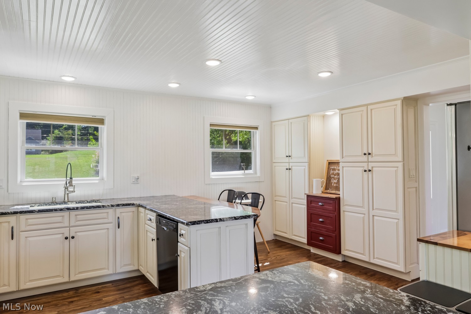 6955 Oakes Road Brecksville OH 44141