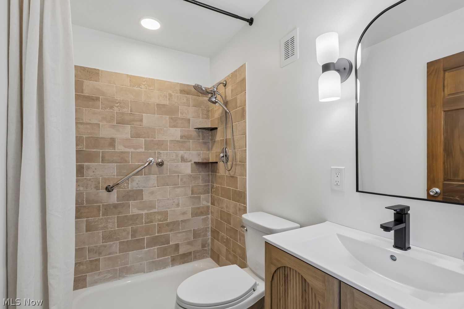 6955 Oakes Road Brecksville OH 44141