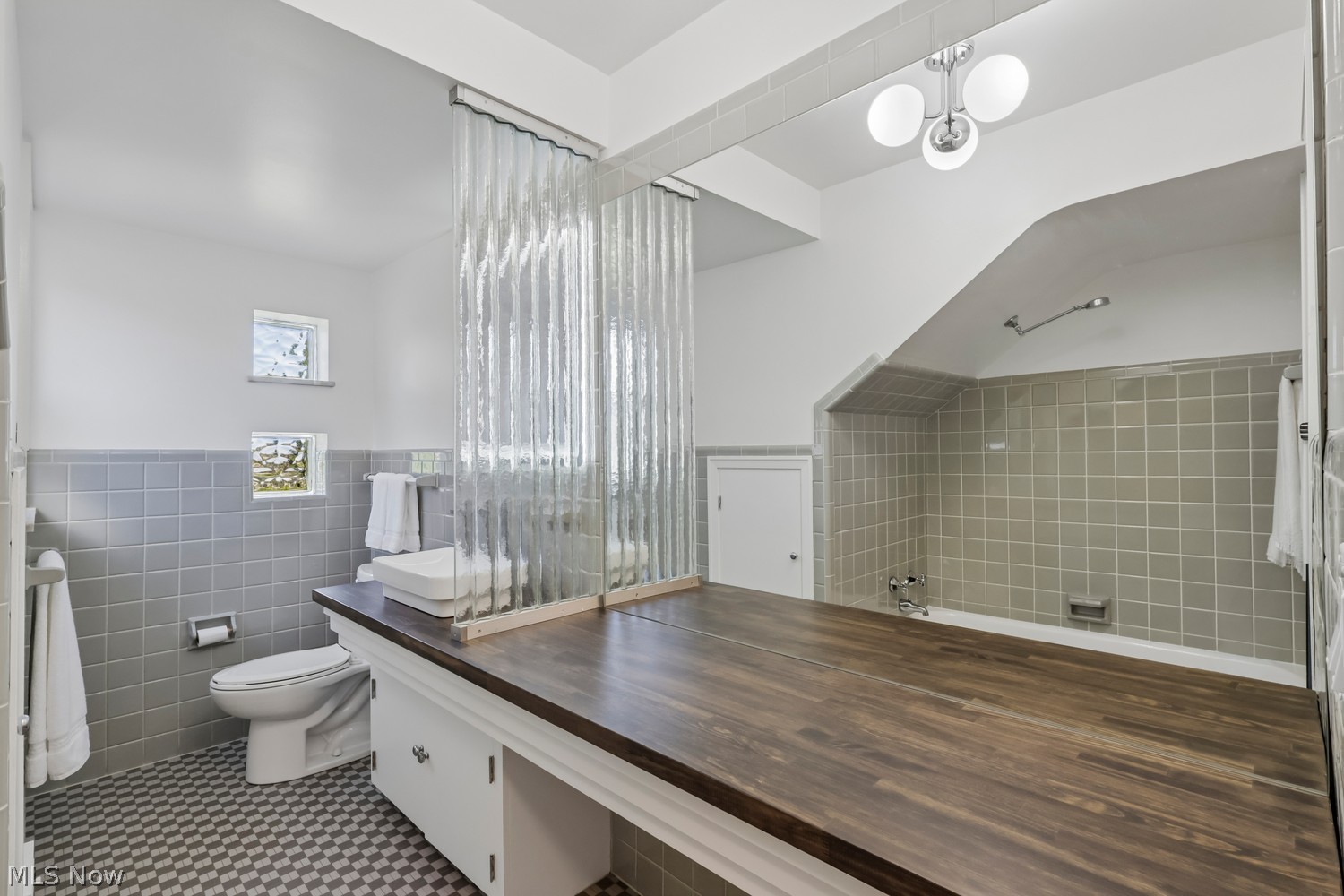6955 Oakes Road Brecksville OH 44141