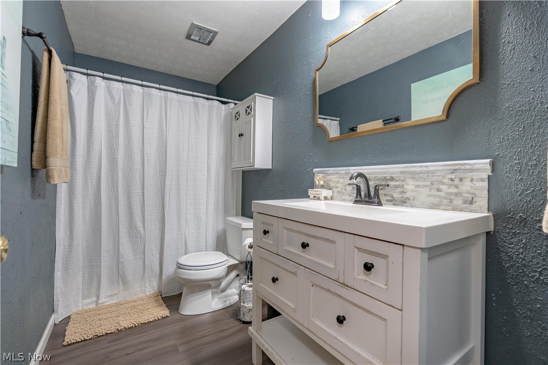 13700 Market Avenue N Hartville OH 44632