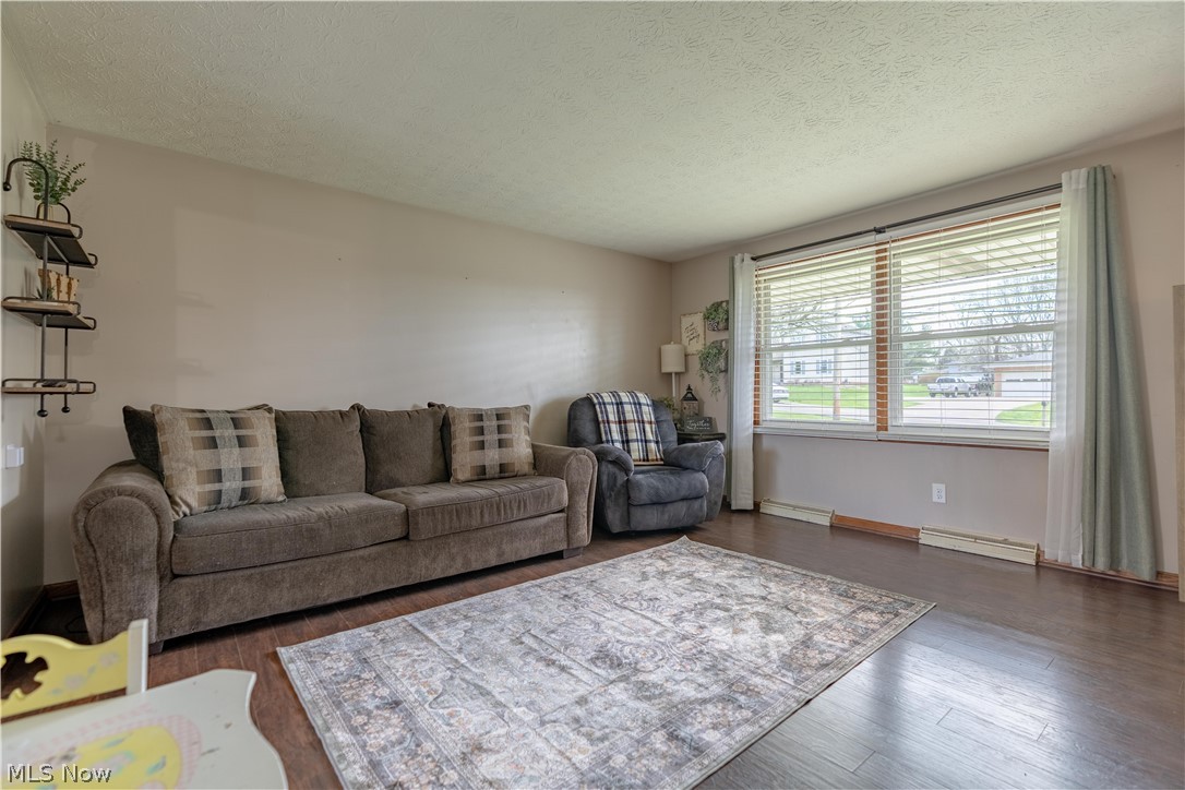 13700 Market Avenue N Hartville OH 44632
