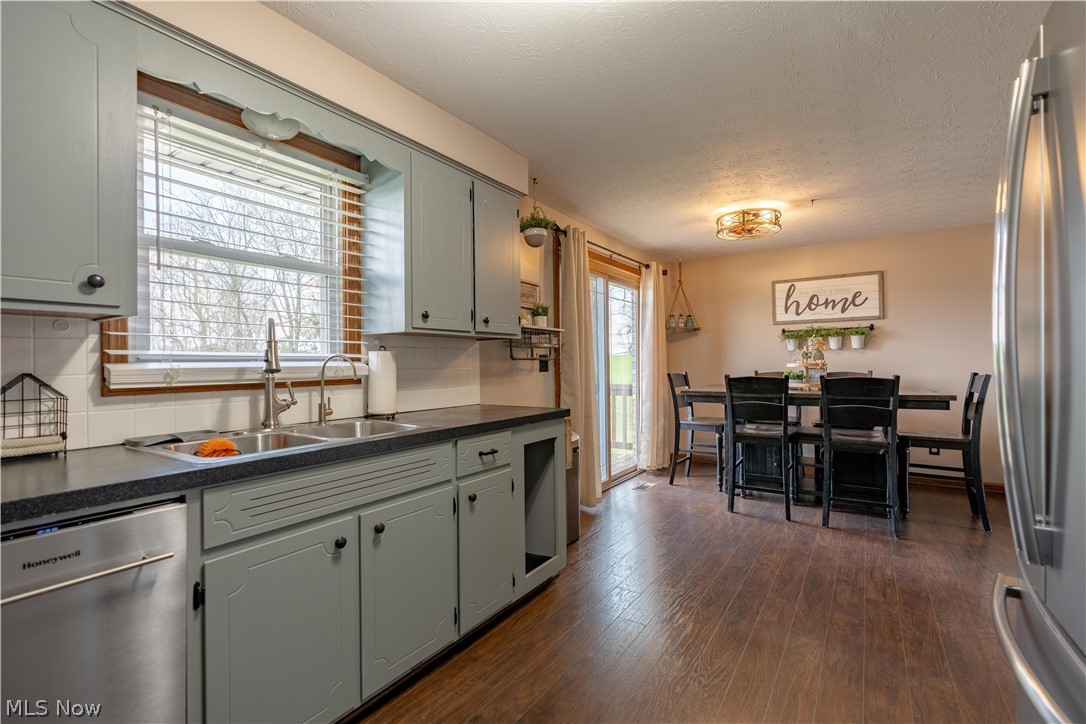 13700 Market Avenue N Hartville OH 44632