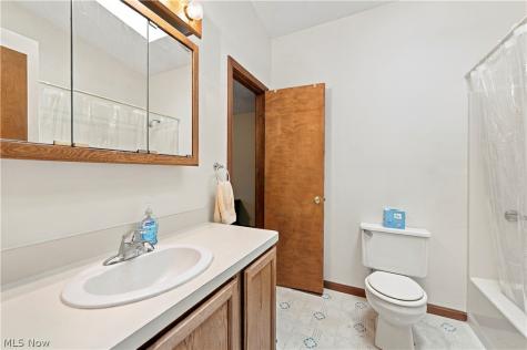 39310 King Edward Court Willoughby OH 44094
