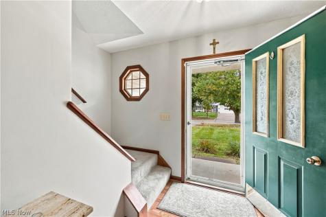 39310 King Edward Court Willoughby OH 44094