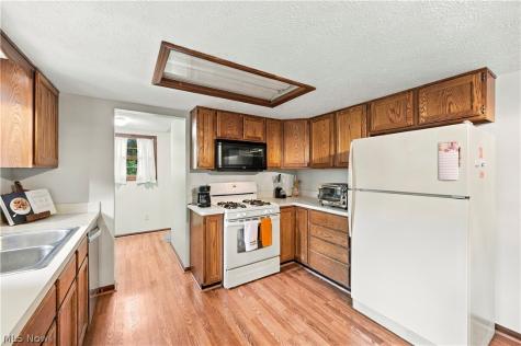 39310 King Edward Court Willoughby OH 44094