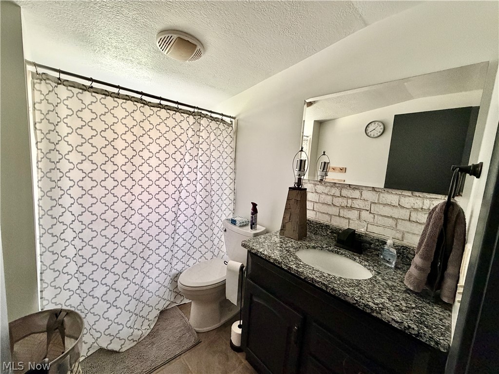 15131 Tavern Road Burton OH 44021