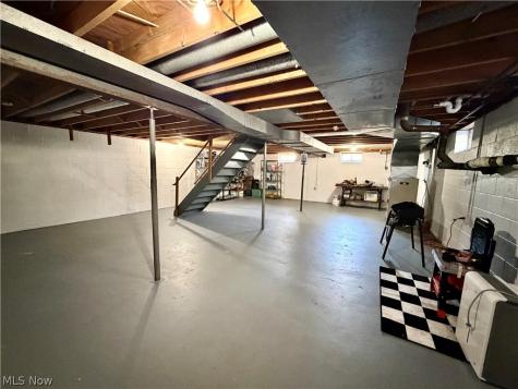 15131 Tavern Road Burton OH 44021