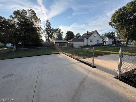 706 Broad Avenue NW Canton OH 44708