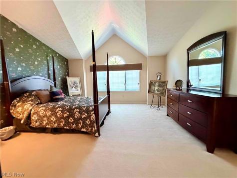 8304 Washington Avenue North Royalton OH 44133