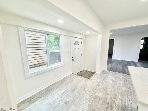 842 Starkweather Avenue Cleveland OH 44113
