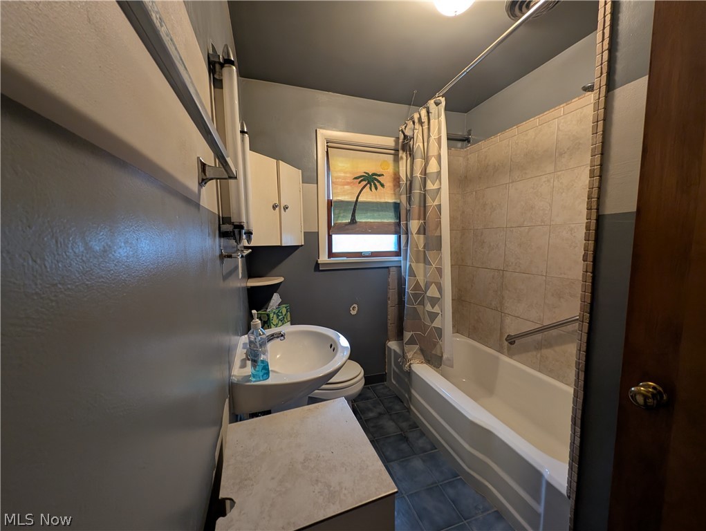 433 Allenford Street Akron OH 44314