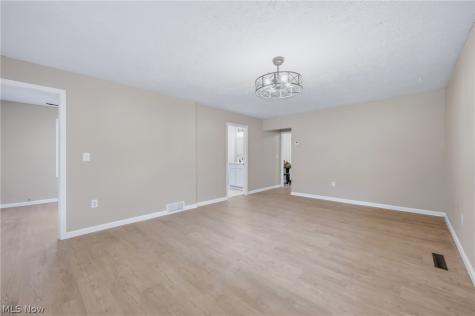 1613 Lillian Road Stow OH 44224