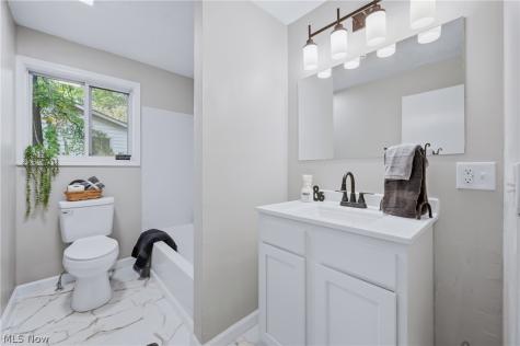 1613 Lillian Road Stow OH 44224