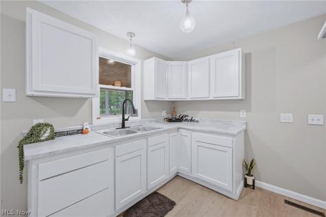 1613 Lillian Road Stow OH 44224