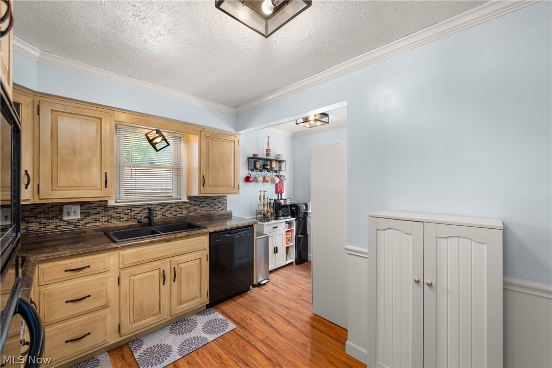 5896 Hodgman Drive Parma Heights OH 44130