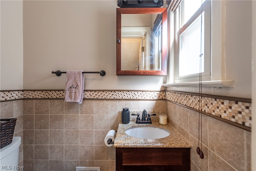 5896 Hodgman Drive Parma Heights OH 44130