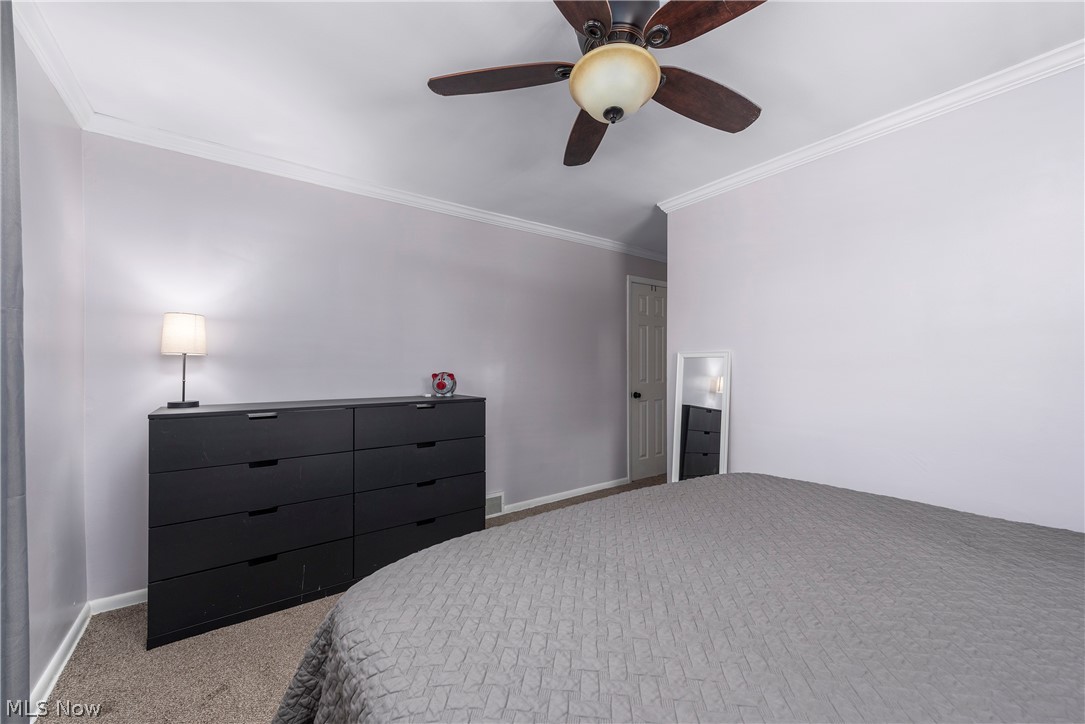5896 Hodgman Drive Parma Heights OH 44130