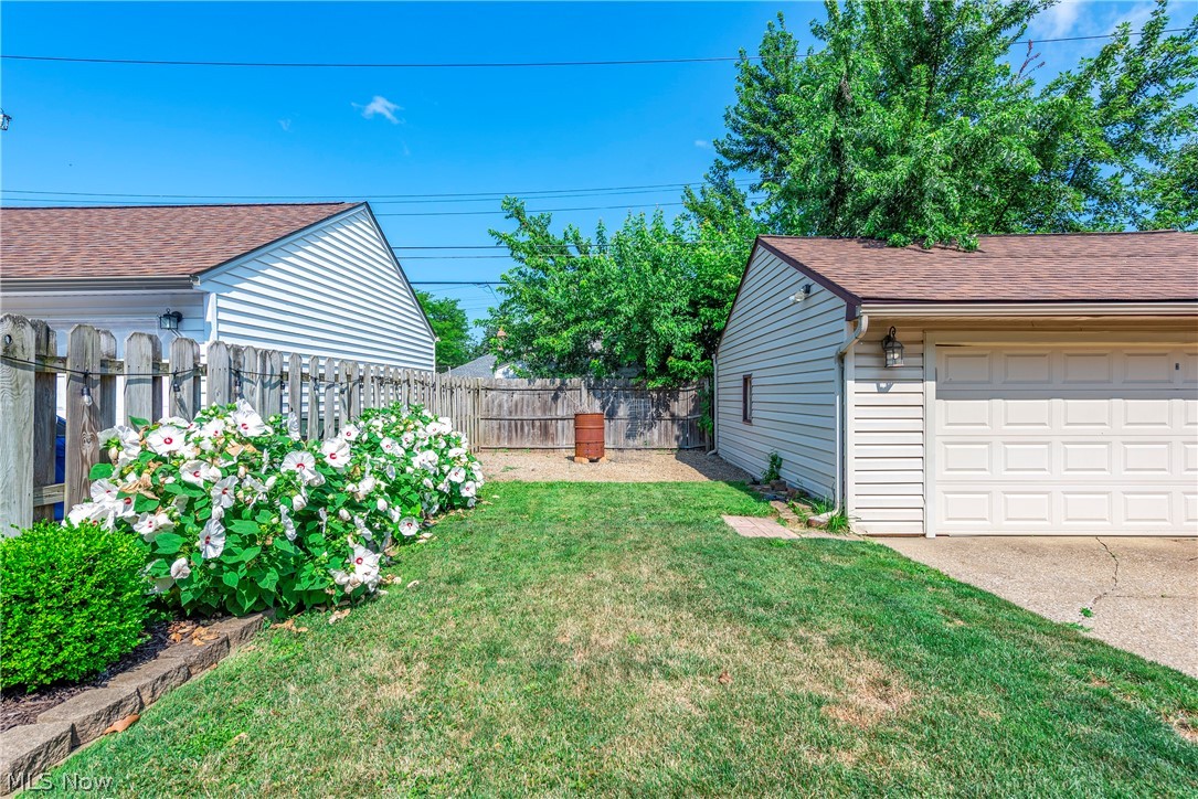 5896 Hodgman Drive Parma Heights OH 44130