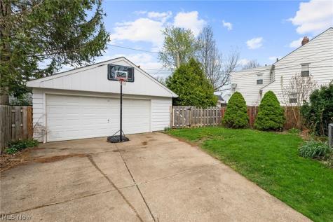7906 Kenton Avenue Parma OH 44129