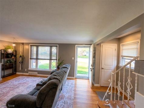 7906 Kenton Avenue Parma OH 44129