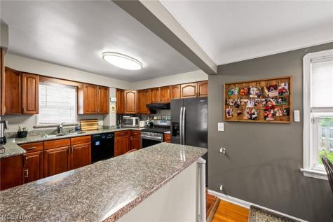 7906 Kenton Avenue Parma OH 44129