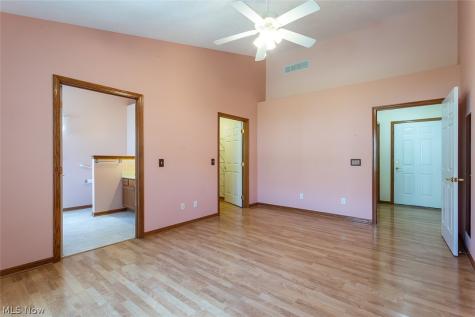 457 Harvest Lane Seven Hills OH 44131