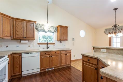 457 Harvest Lane Seven Hills OH 44131