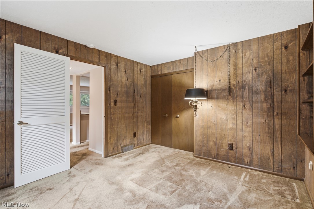 35771 Meadowdale Drive Solon OH 44139