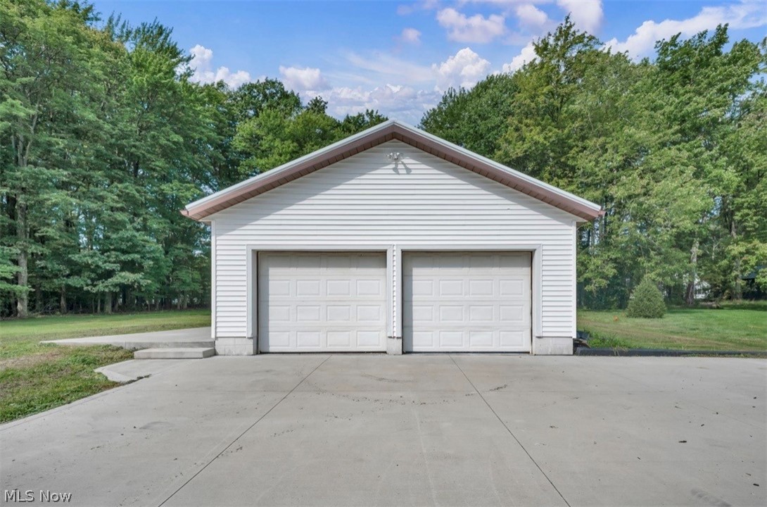 10142 Hillcrest Road Kirtland OH 44094