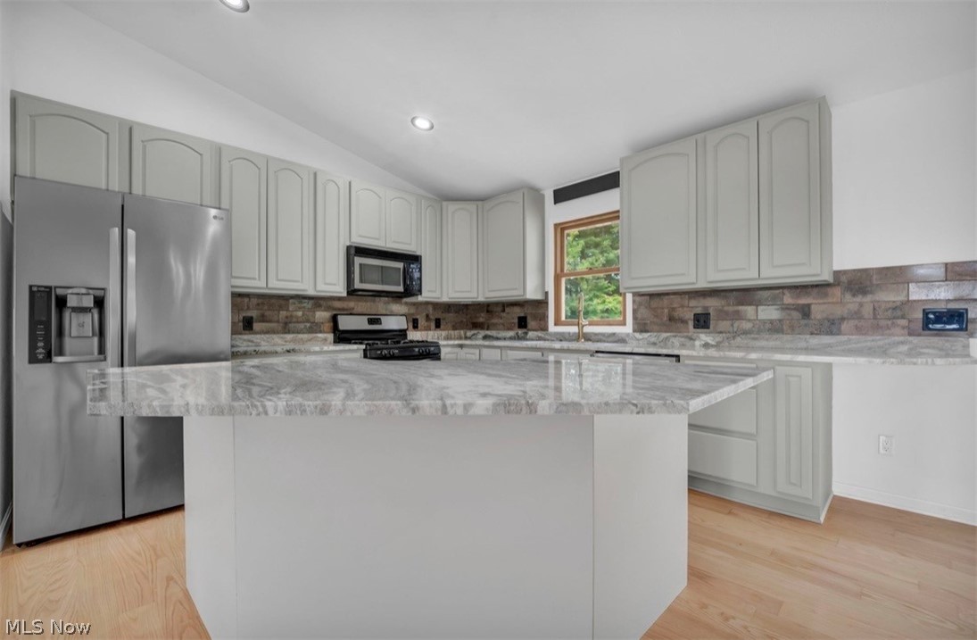 10142 Hillcrest Road Kirtland OH 44094