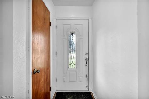 6133 W 54th Street Parma OH 44129