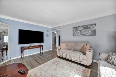 6133 W 54th Street Parma OH 44129