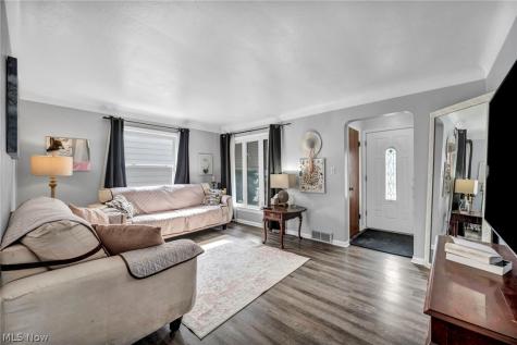 6133 W 54th Street Parma OH 44129