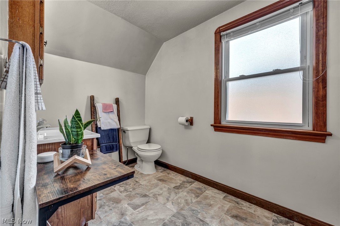6133 W 54th Street Parma OH 44129
