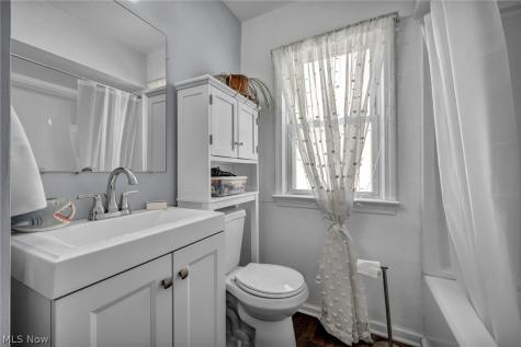 6133 W 54th Street Parma OH 44129