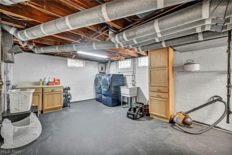 6133 W 54th Street Parma OH 44129