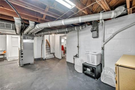 6133 W 54th Street Parma OH 44129