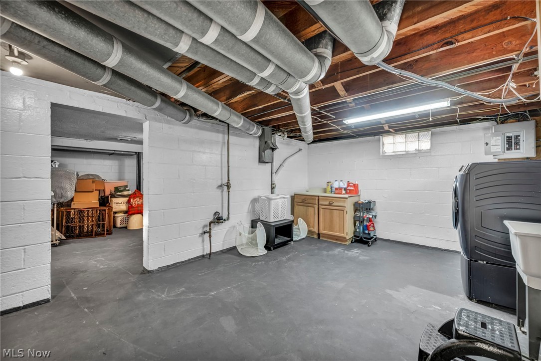 6133 W 54th Street Parma OH 44129