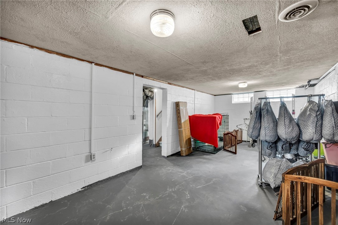 6133 W 54th Street Parma OH 44129