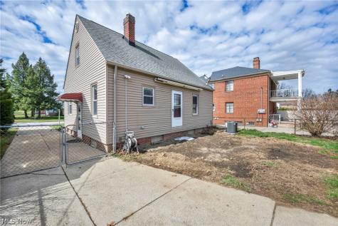 6133 W 54th Street Parma OH 44129