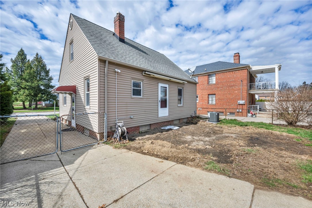 6133 W 54th Street Parma OH 44129