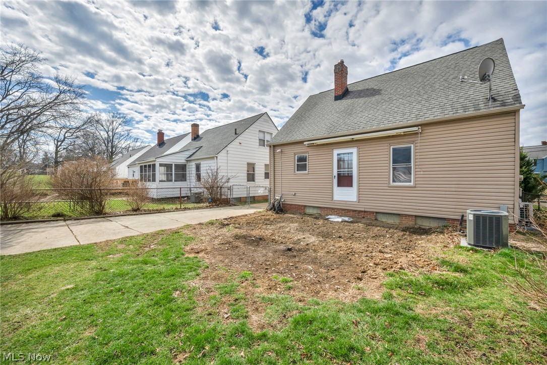6133 W 54th Street Parma OH 44129
