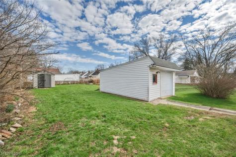 6133 W 54th Street Parma OH 44129